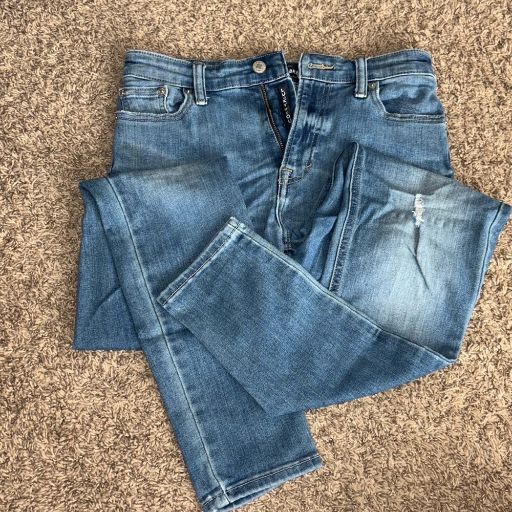 Lucky Brand Jeans. Skinny jeans with small rip. Size 4/27.